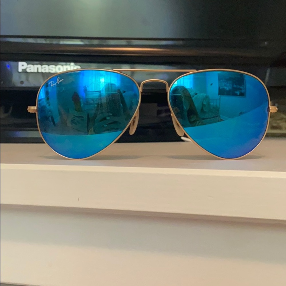 blue aviator ray ban  will come in case